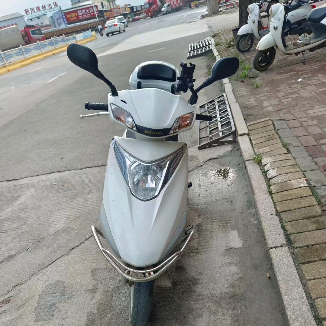 雨夜聆风