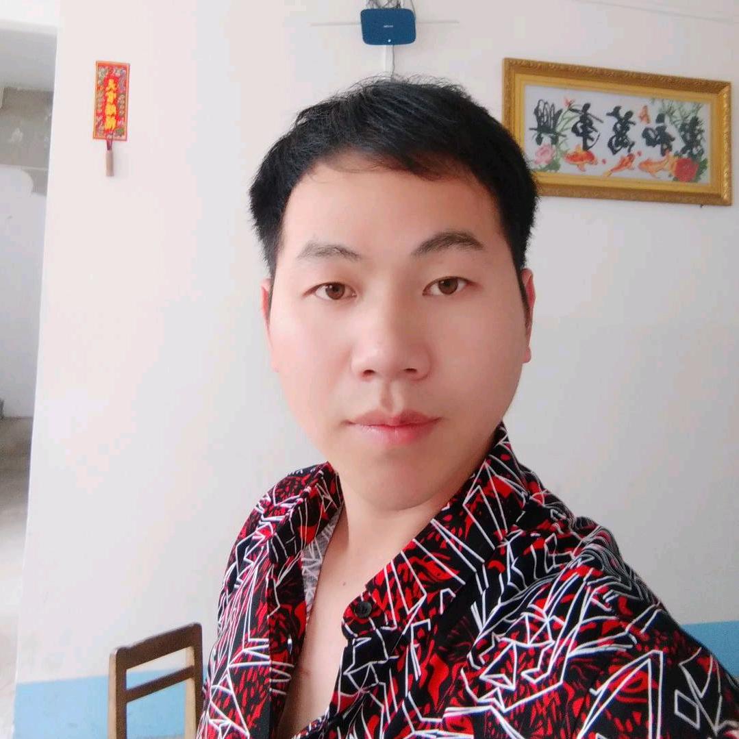 周鶁璝，大棚蔬菜供应。