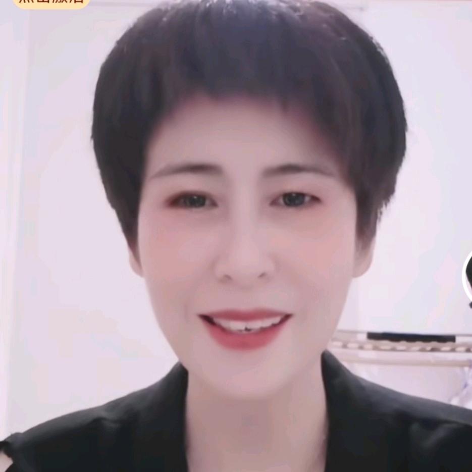 阳光姐  晚8点10分开播