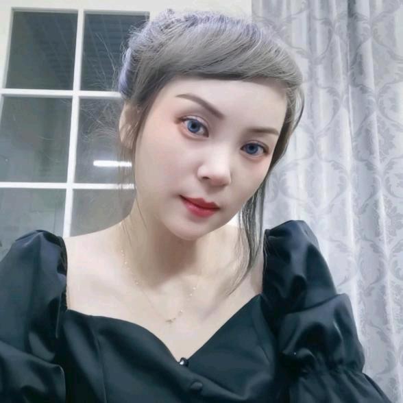 户外房车小梅子