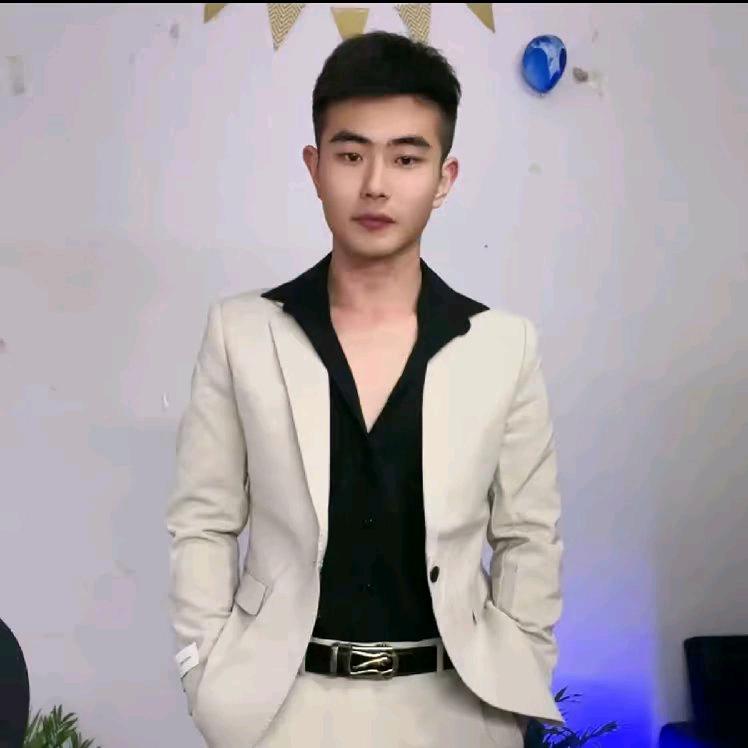 玲玲⚡️💫