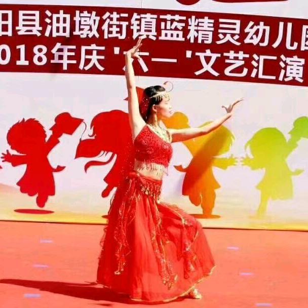 爱跳舞的霞霞