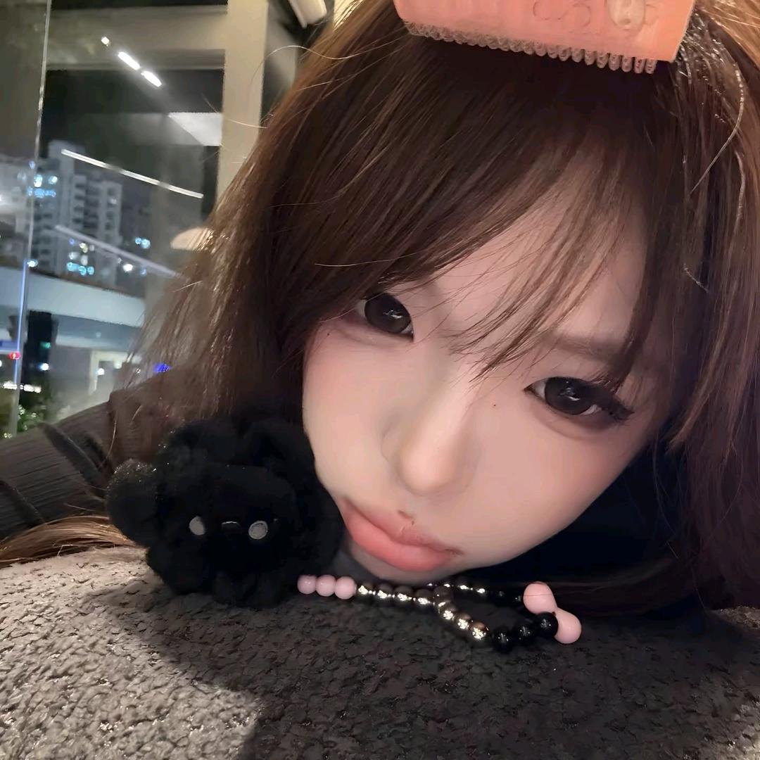 吃啥呢给我来一口