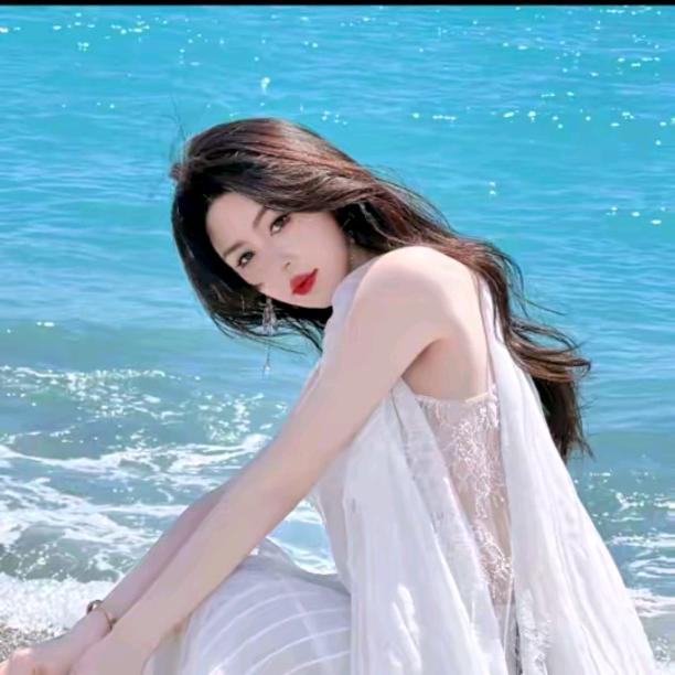 余潇潇轻奢穿搭