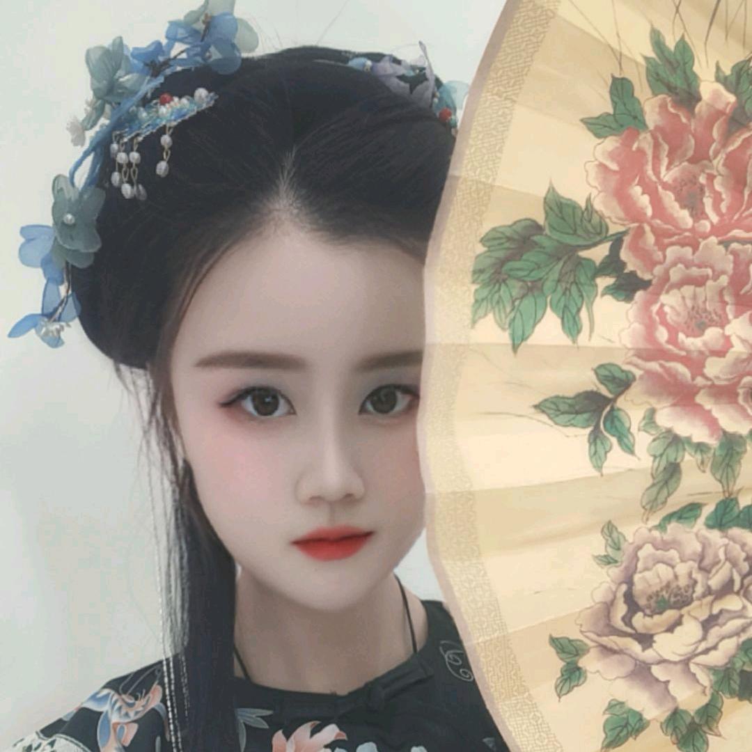 精致的猪猪女孩🐷