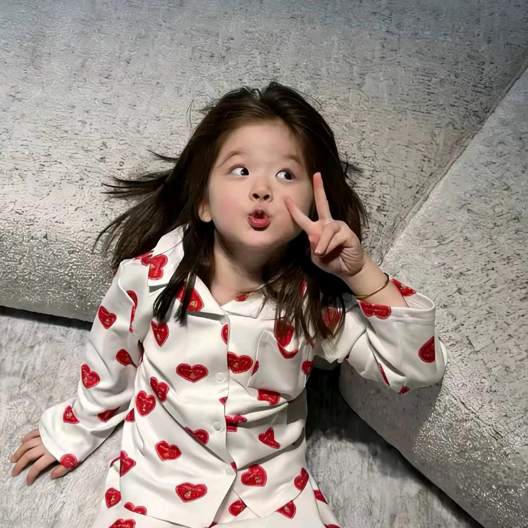 拿根蘑菇🍄装雨伞