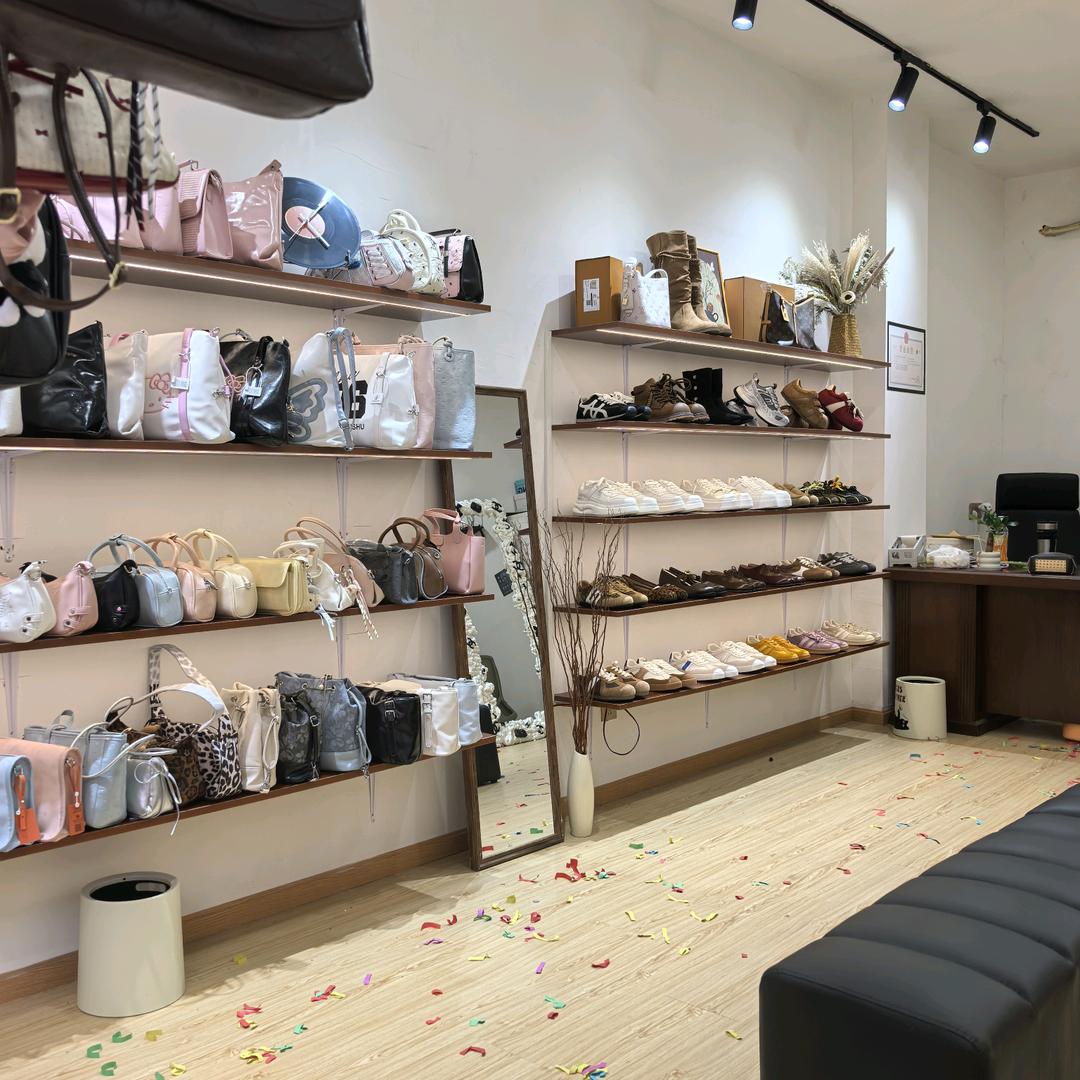 言早原创鞋包店