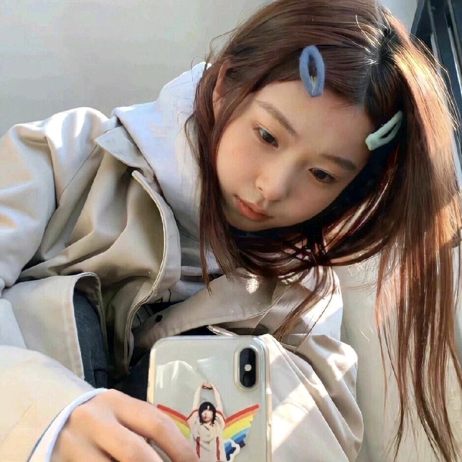 你脸红了耶