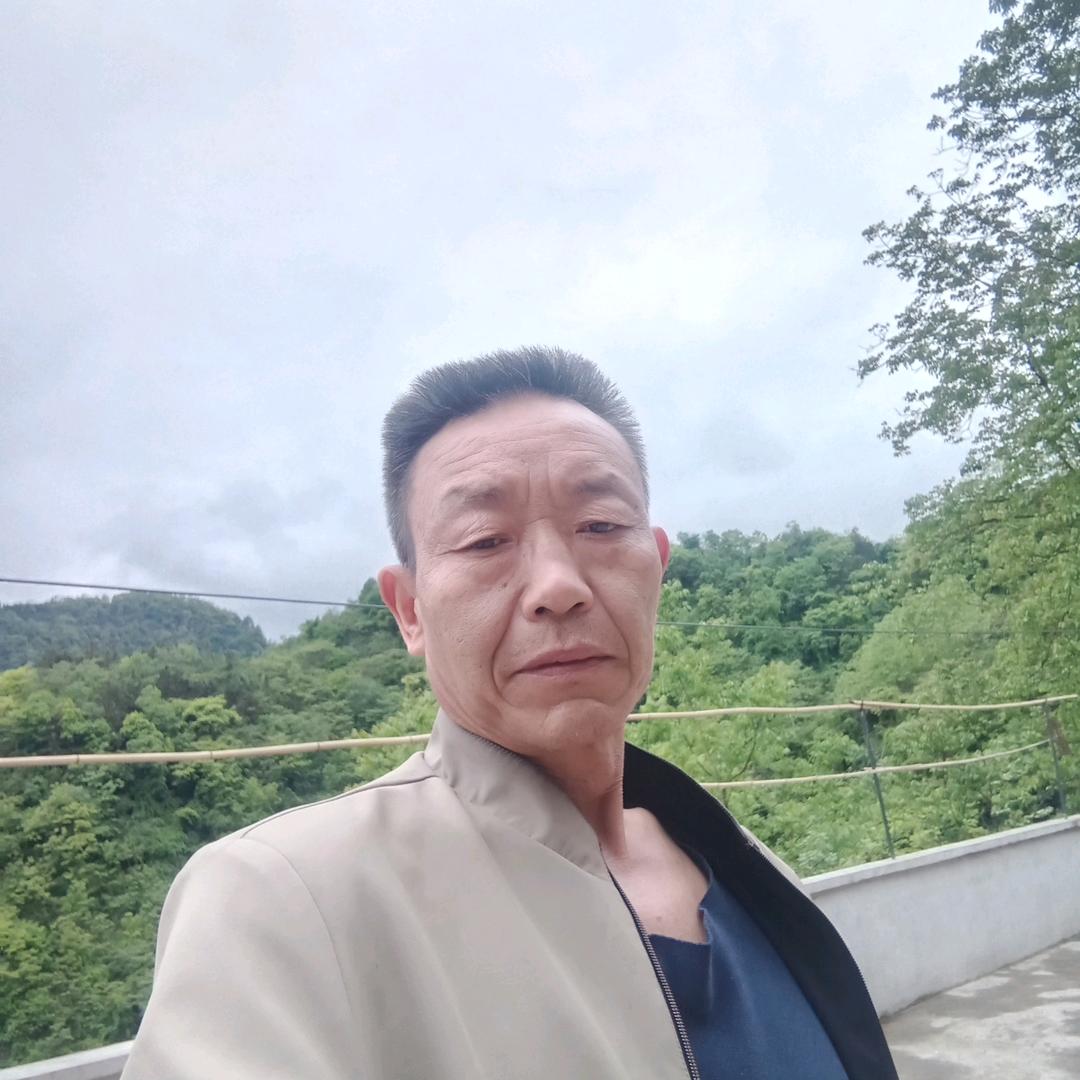 佛光普照，李