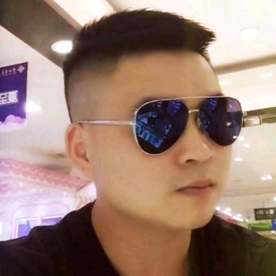 施雷\