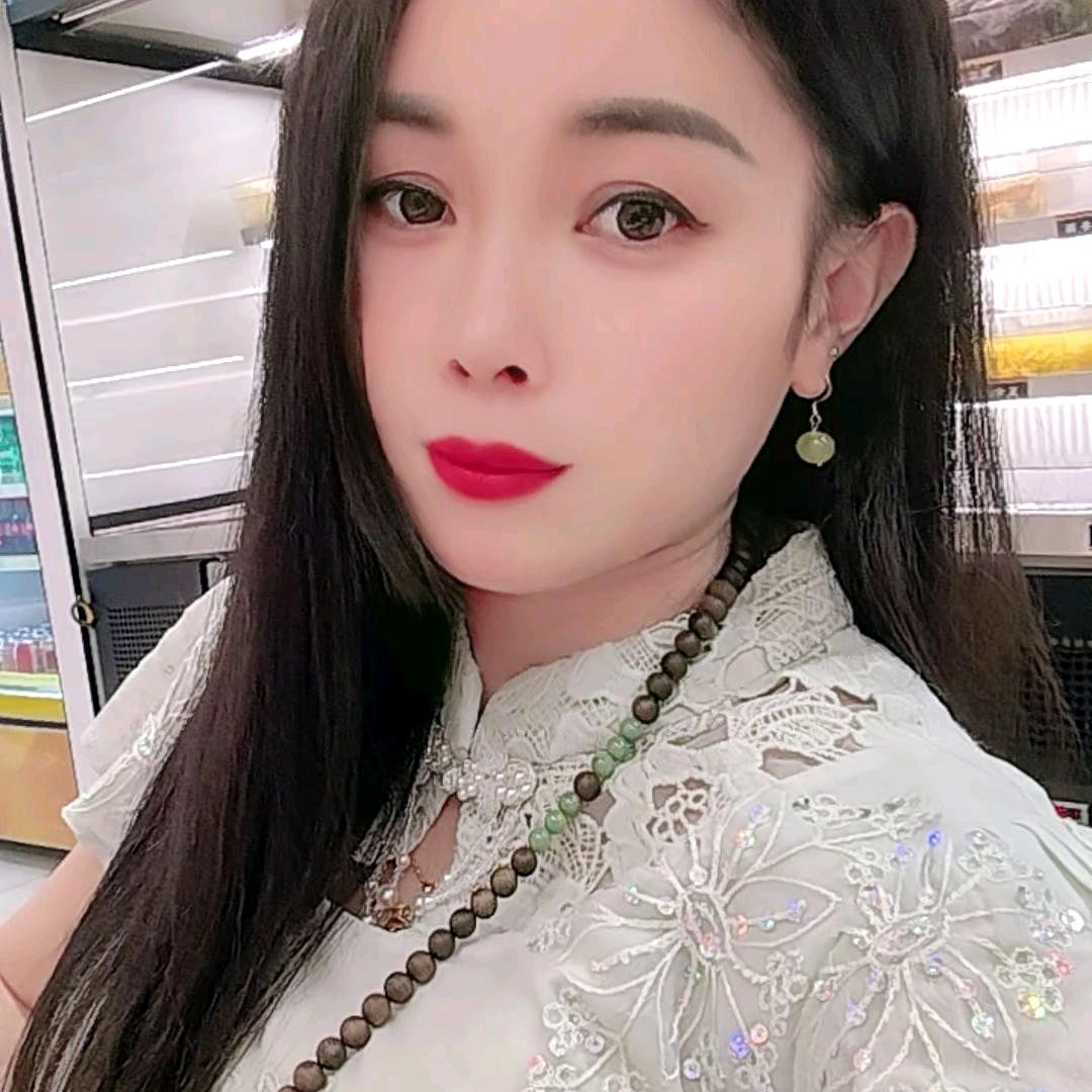 🪷卍瓶中莲卍🪷步步生莲。