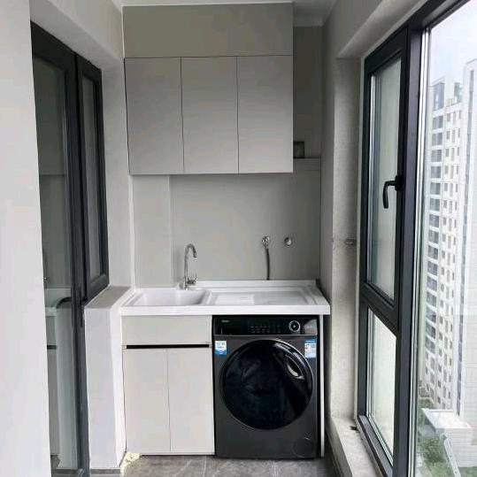 临沂阳台柜定制2