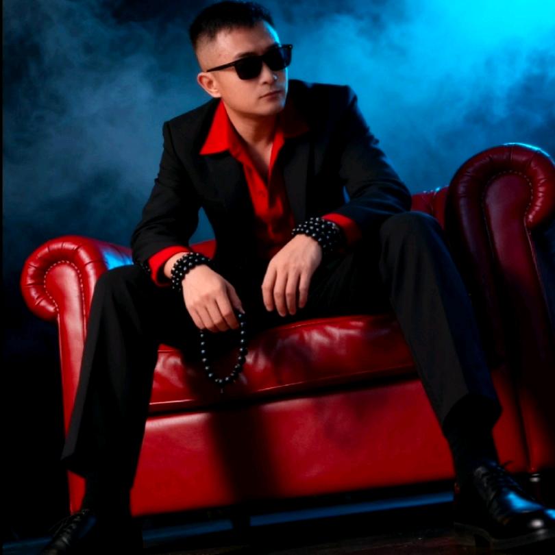 请叫我（李公子）