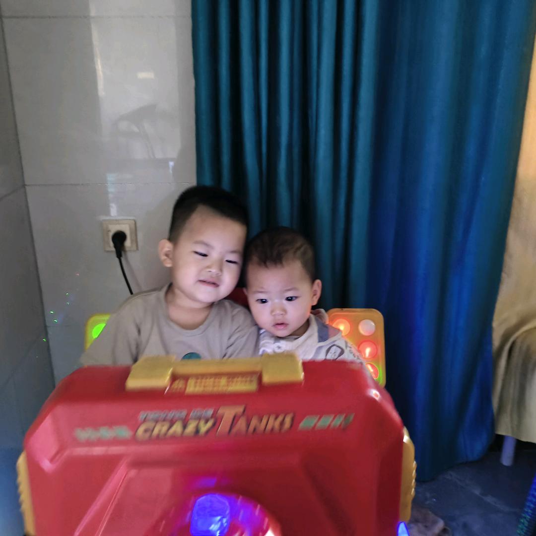 天降萌二宝监护人