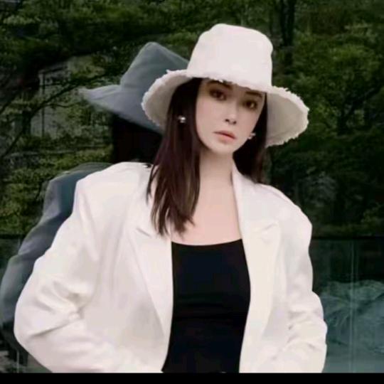 迪丝嫚苓👗直播返场