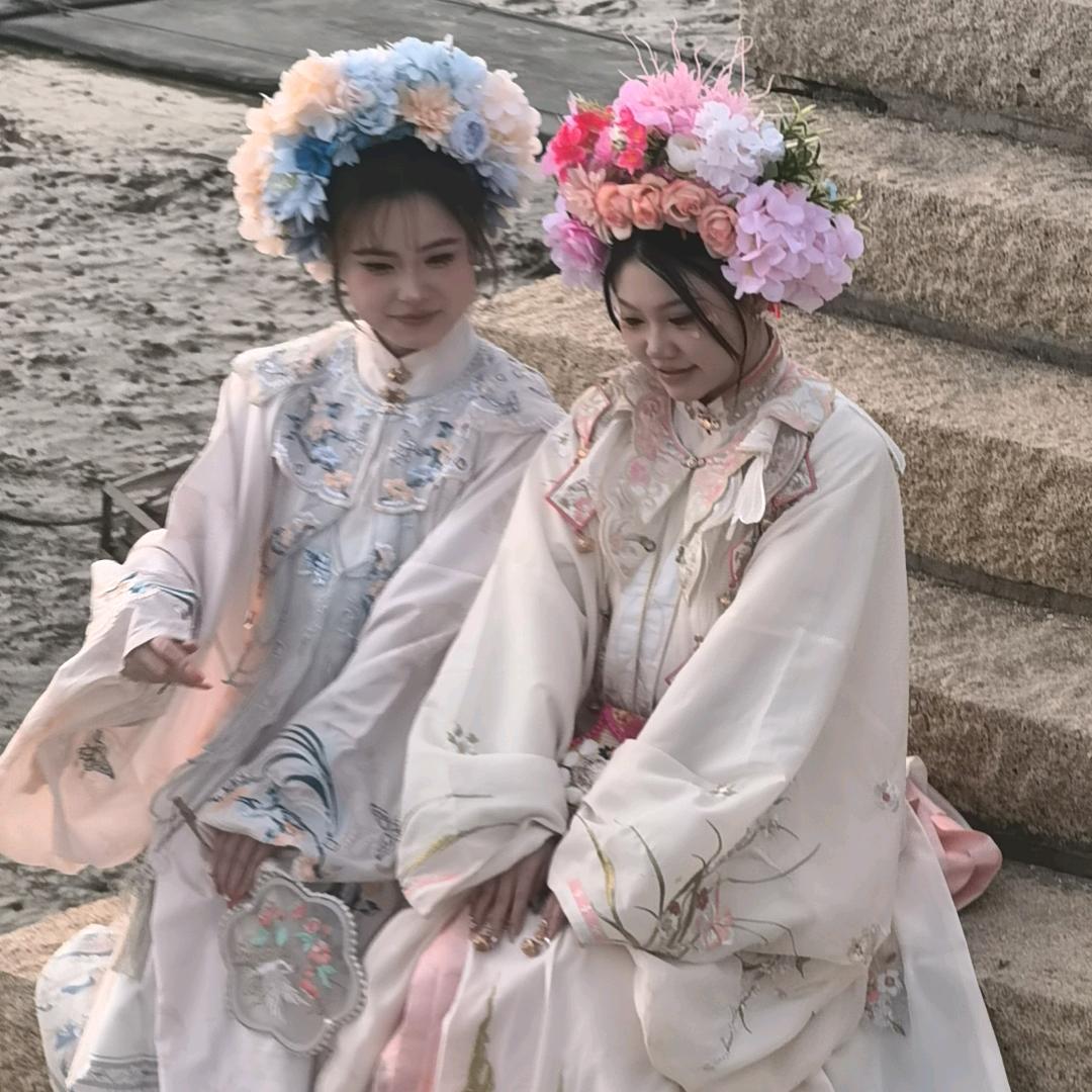 鑫    鑫    百   货