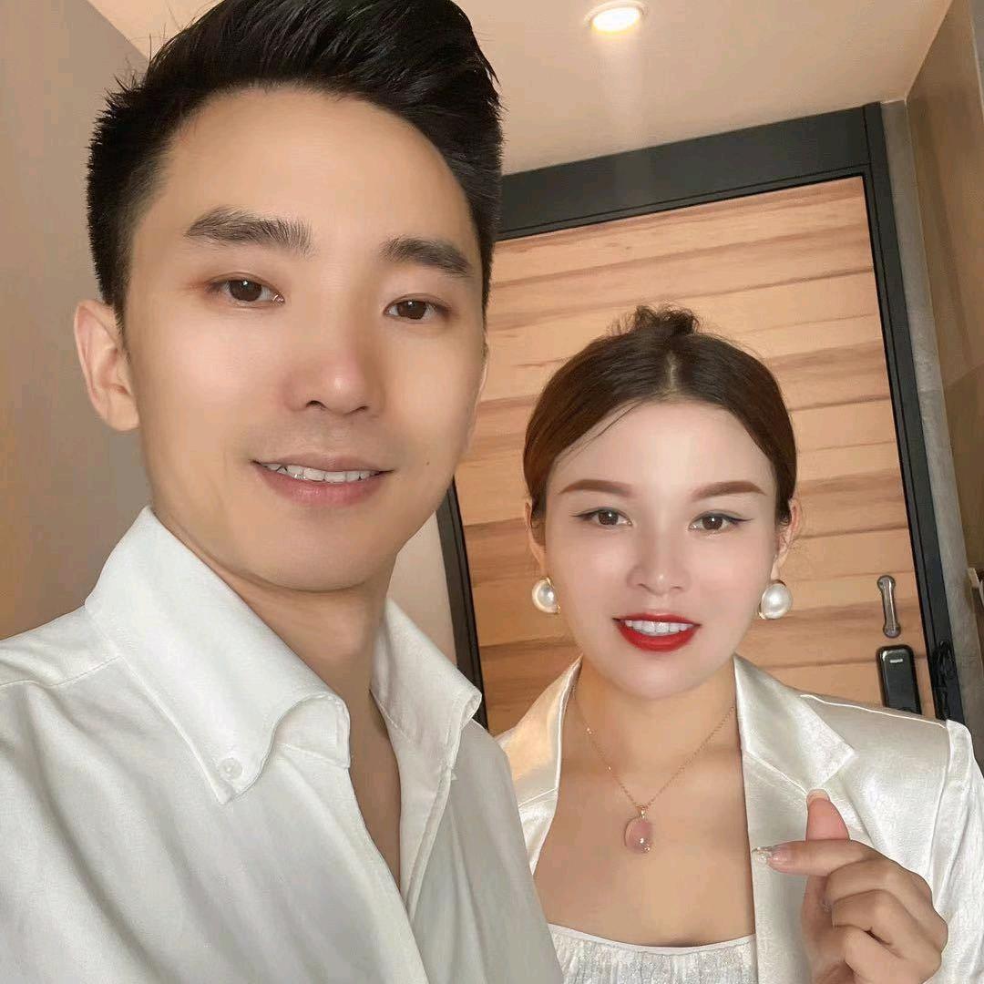 英迪悦颜，小梁