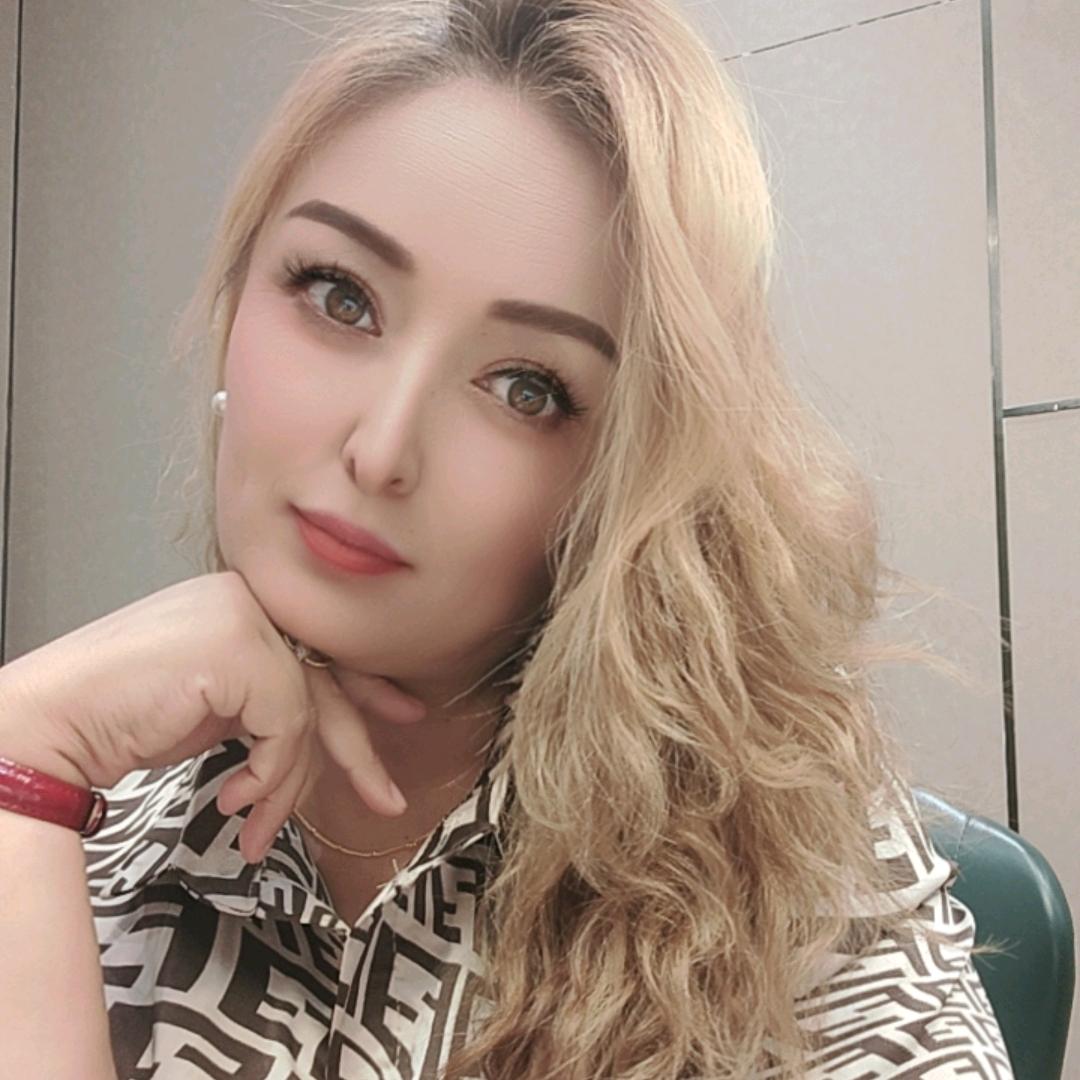 迪丽努尔