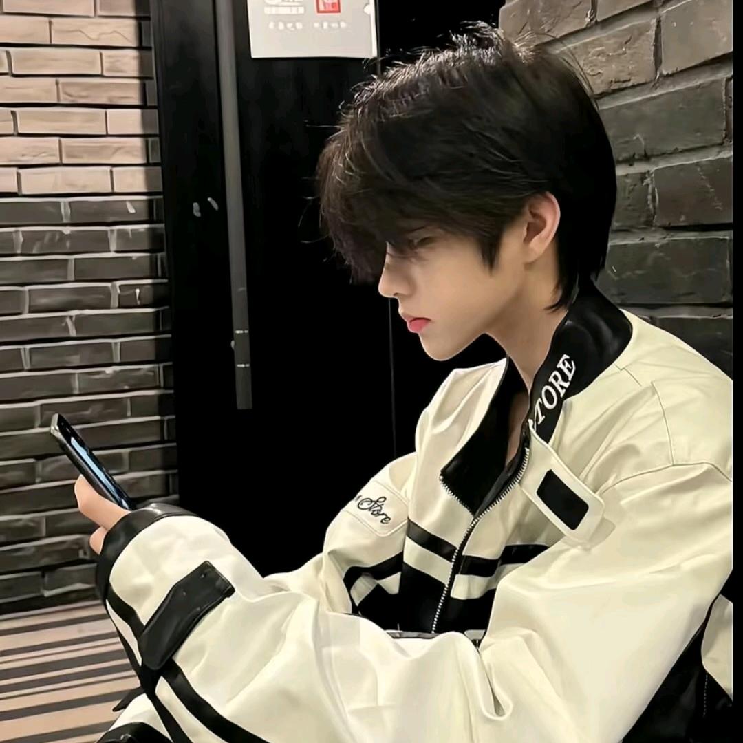 楠宫烨（上班中）