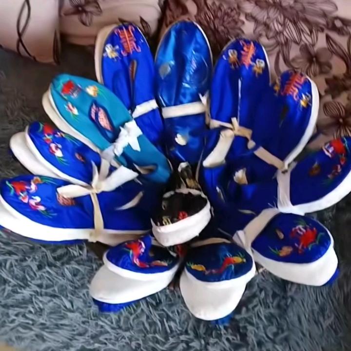 一针一线做鞋人