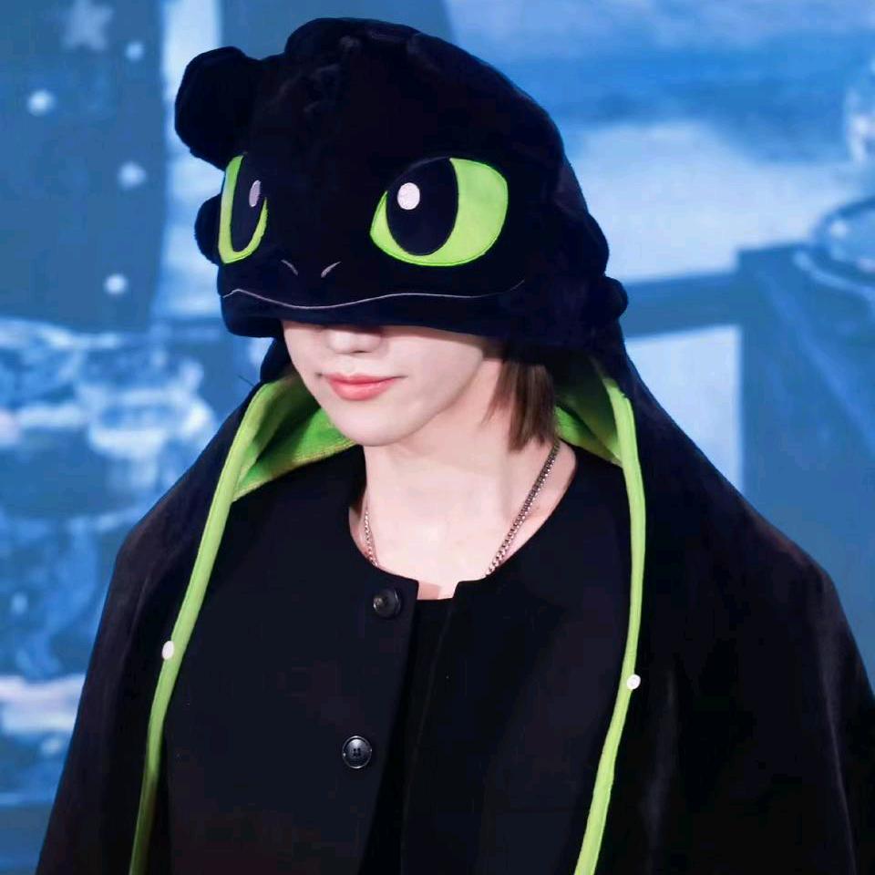 招财猫举起的左右手