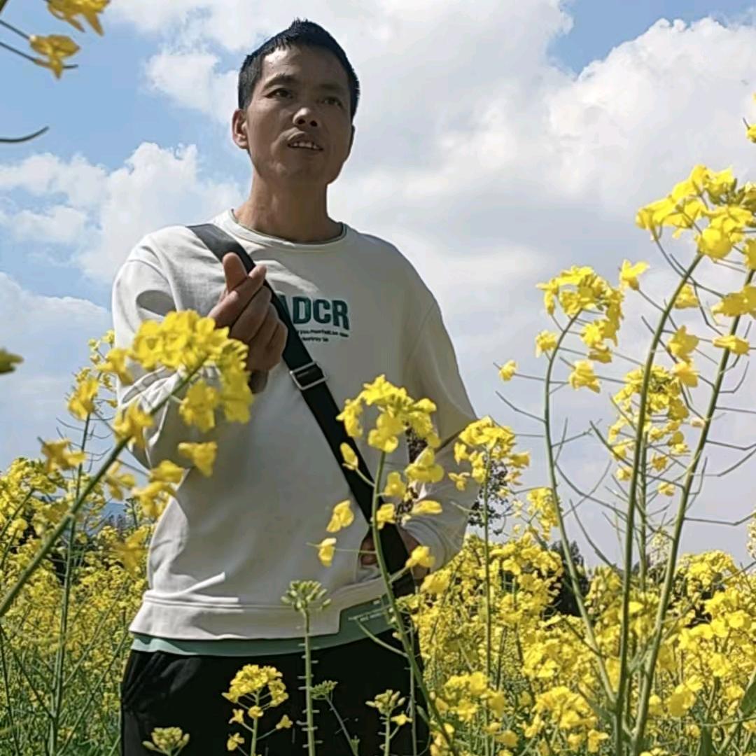 阿黑哥爱跳舞