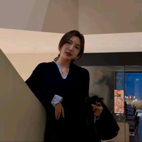 余欢欢YHH（爆款穿搭）