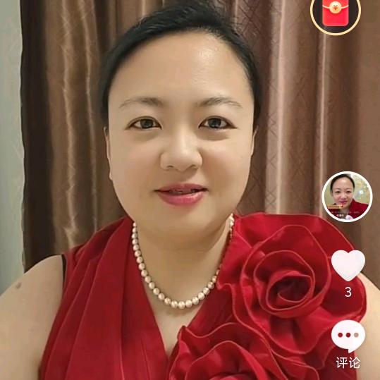 李霏读书创业（书在橱窗）