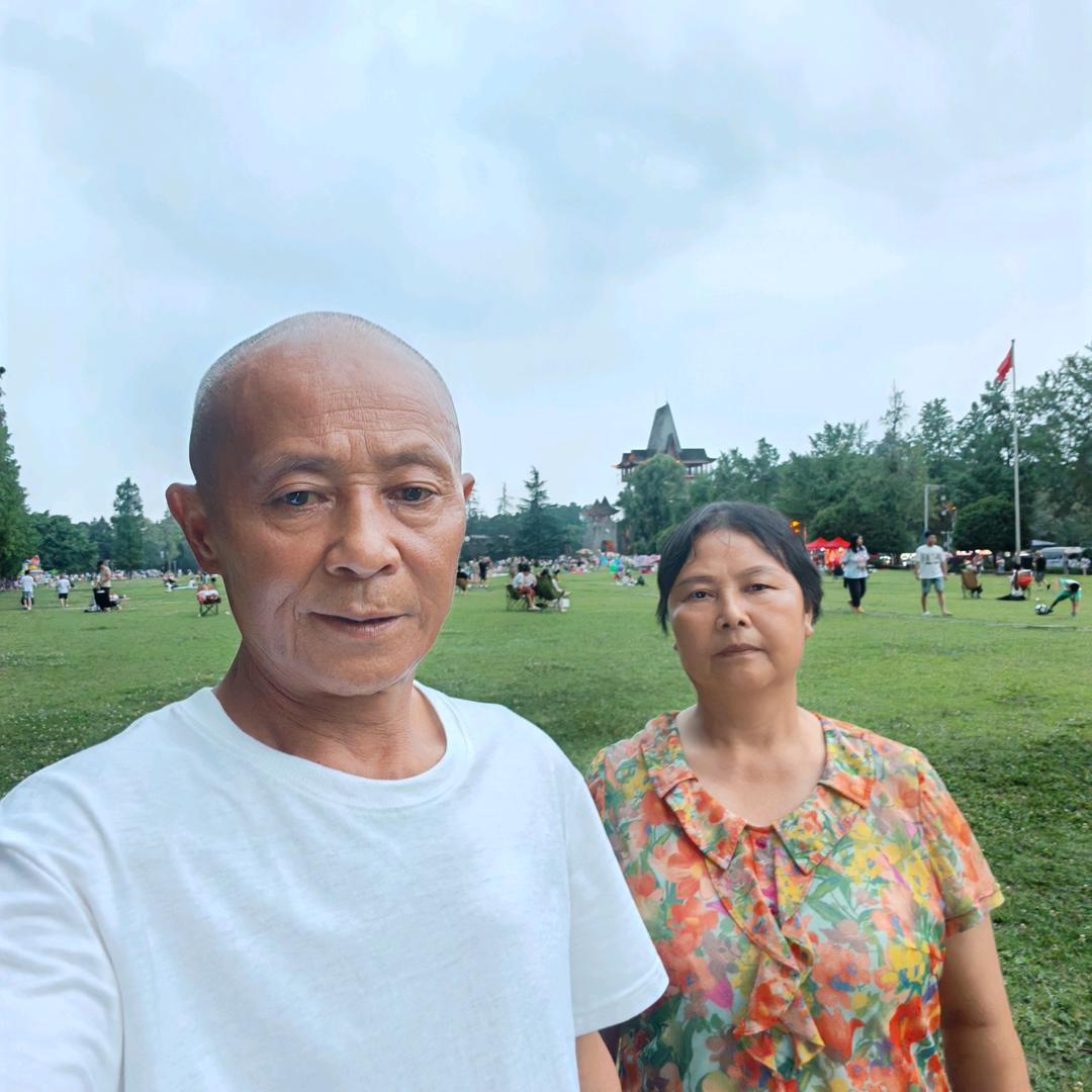 龙哥开心快乐