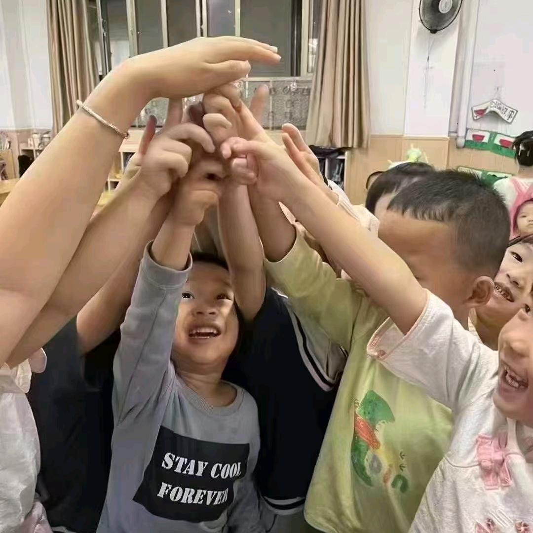 古镇名臣酒吧，阿四