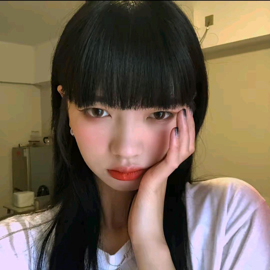 我是秋秋呀～穿搭优选