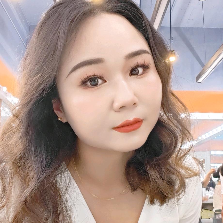 身材管理化妆师晓玉