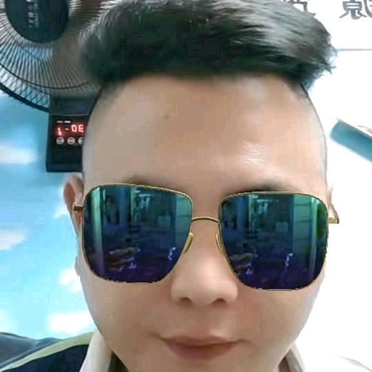 ﾉ♡小杨哥(｡･ω･｡)ﾉ