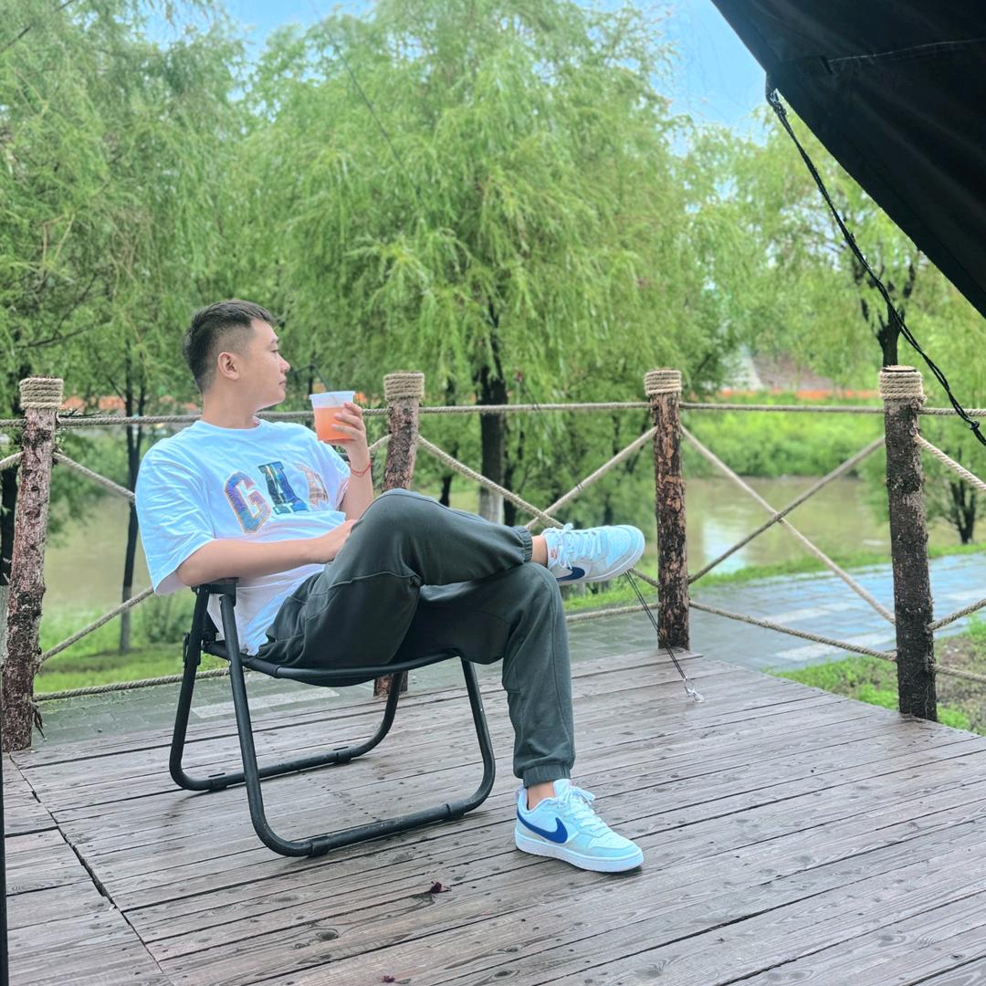 长春凤舞九天中文老歌酒吧商务K接待浔悦星