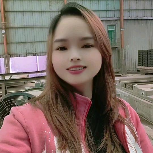 爱笑的容儿。