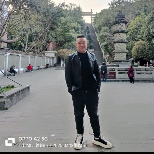 《夏三哥》摩旅打工的路上，为了孩子坚强的