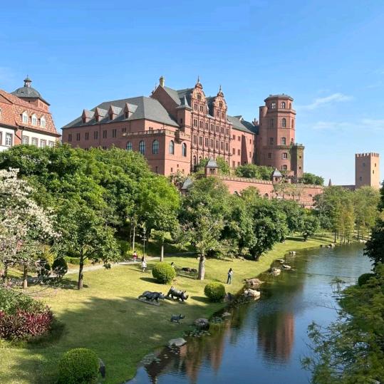 艾美莉女装服饰店