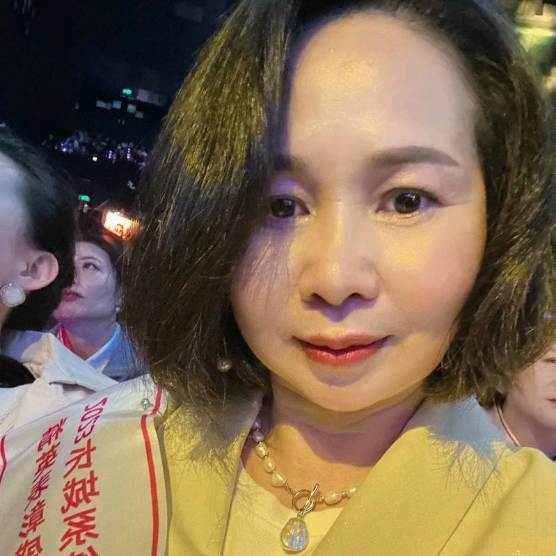 五个宝宝的平姐