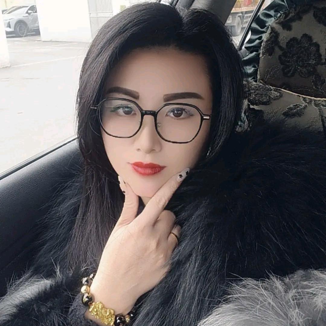 重庆小姐姐收肥牛