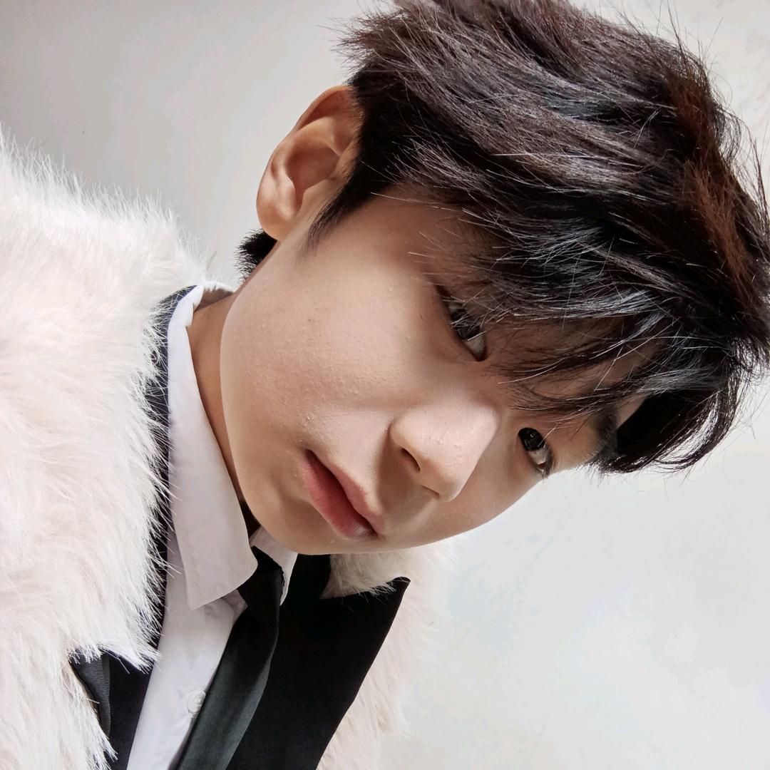 邢皓轩💨（勿连赞）