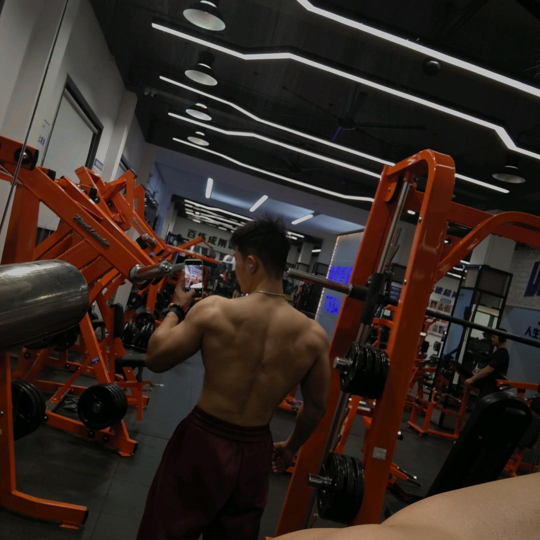 莱多运动中心健身教练