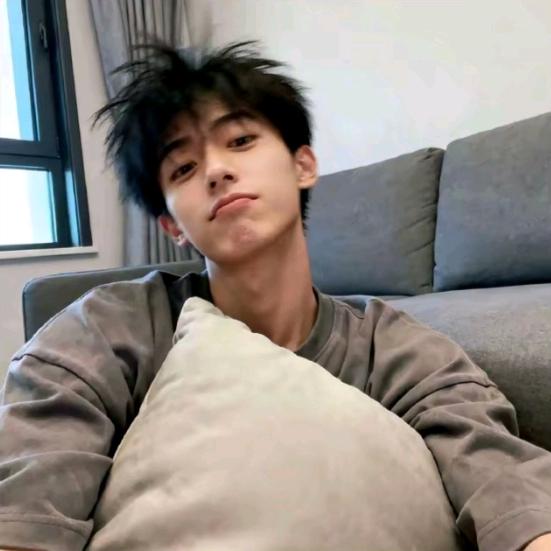 林澈.
