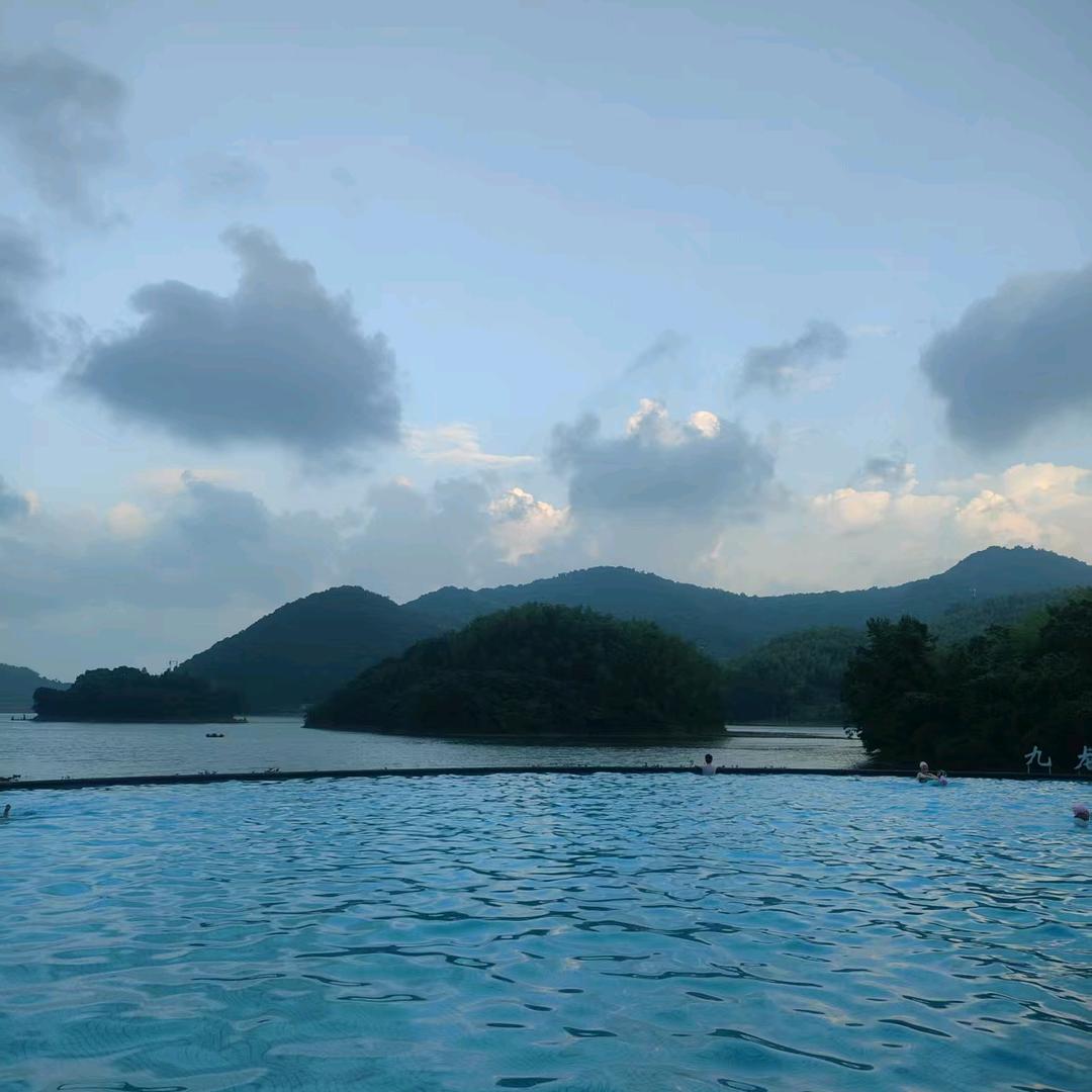 做资料的波妹子