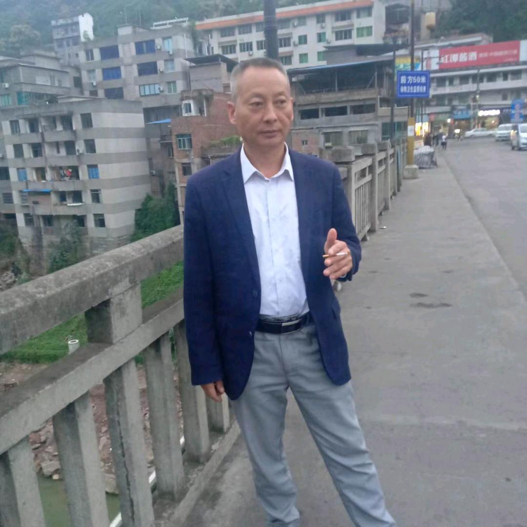 老王唱名歌（长途客运）