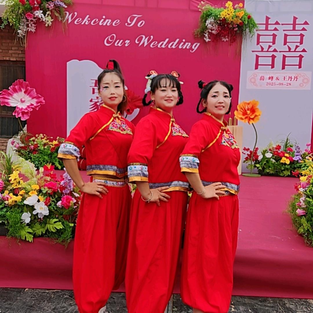 贝贝 （华州辣妹鼓舞团）