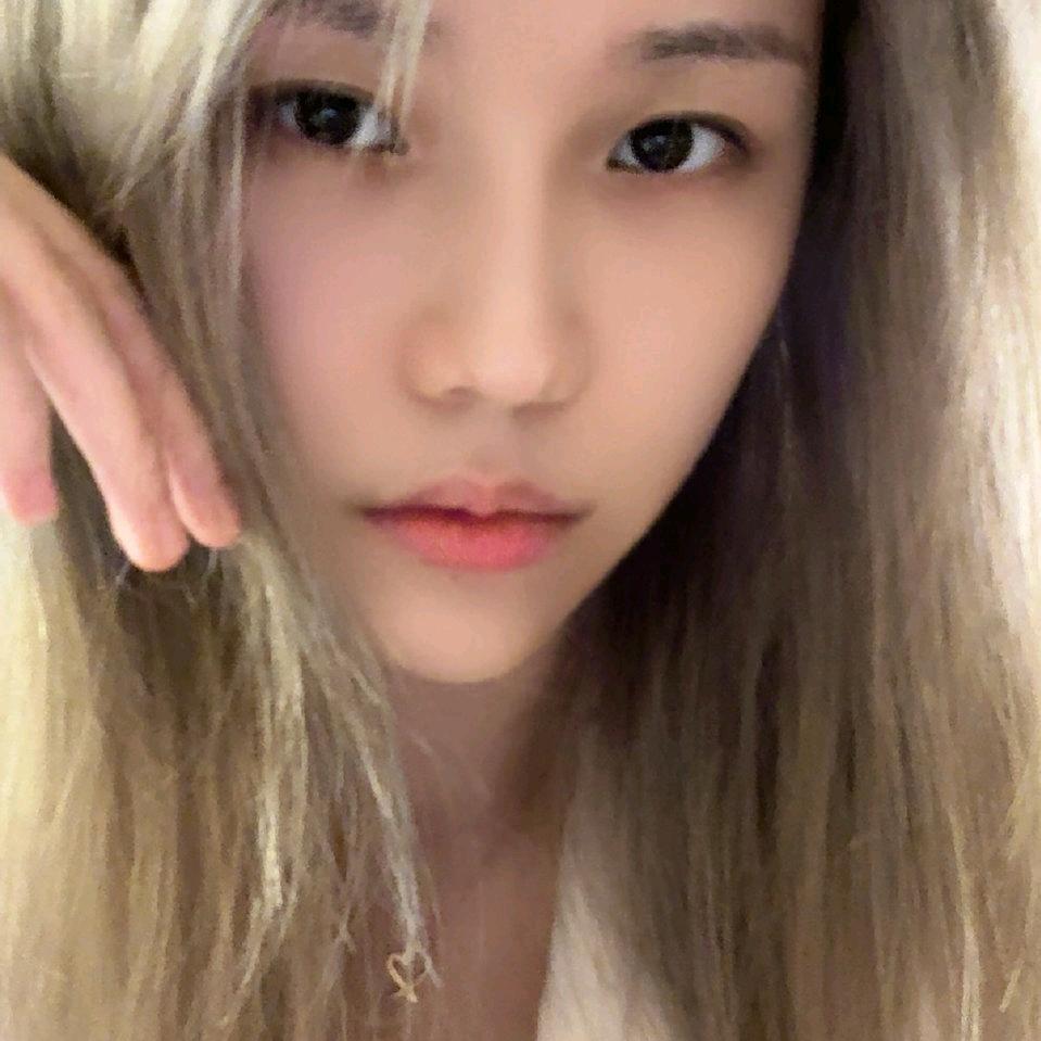 论雯