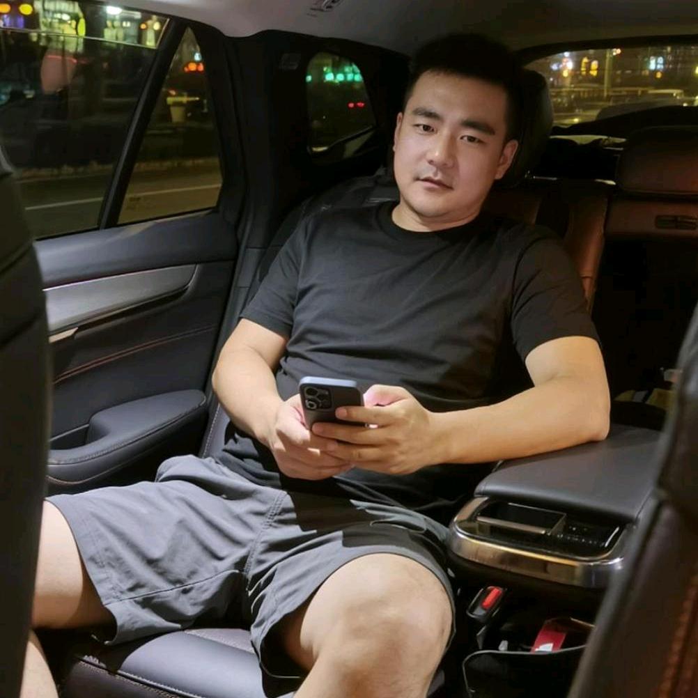 @卡车小张（开着货车游全国）