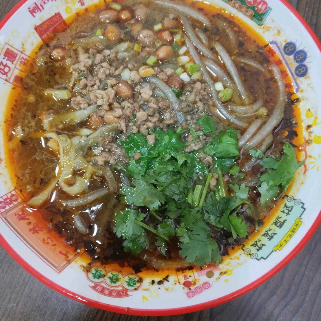 八哥酸辣粉