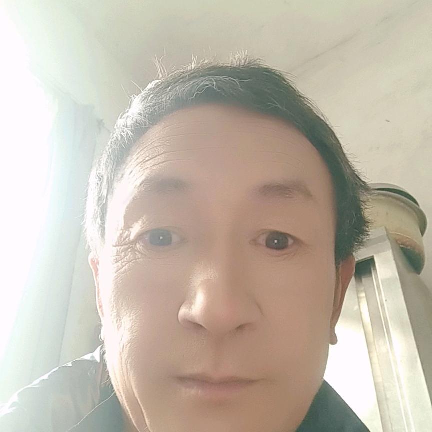 开心的单亲华哥