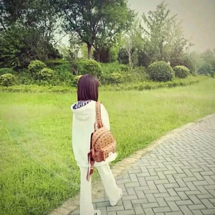 毛毛^.头像